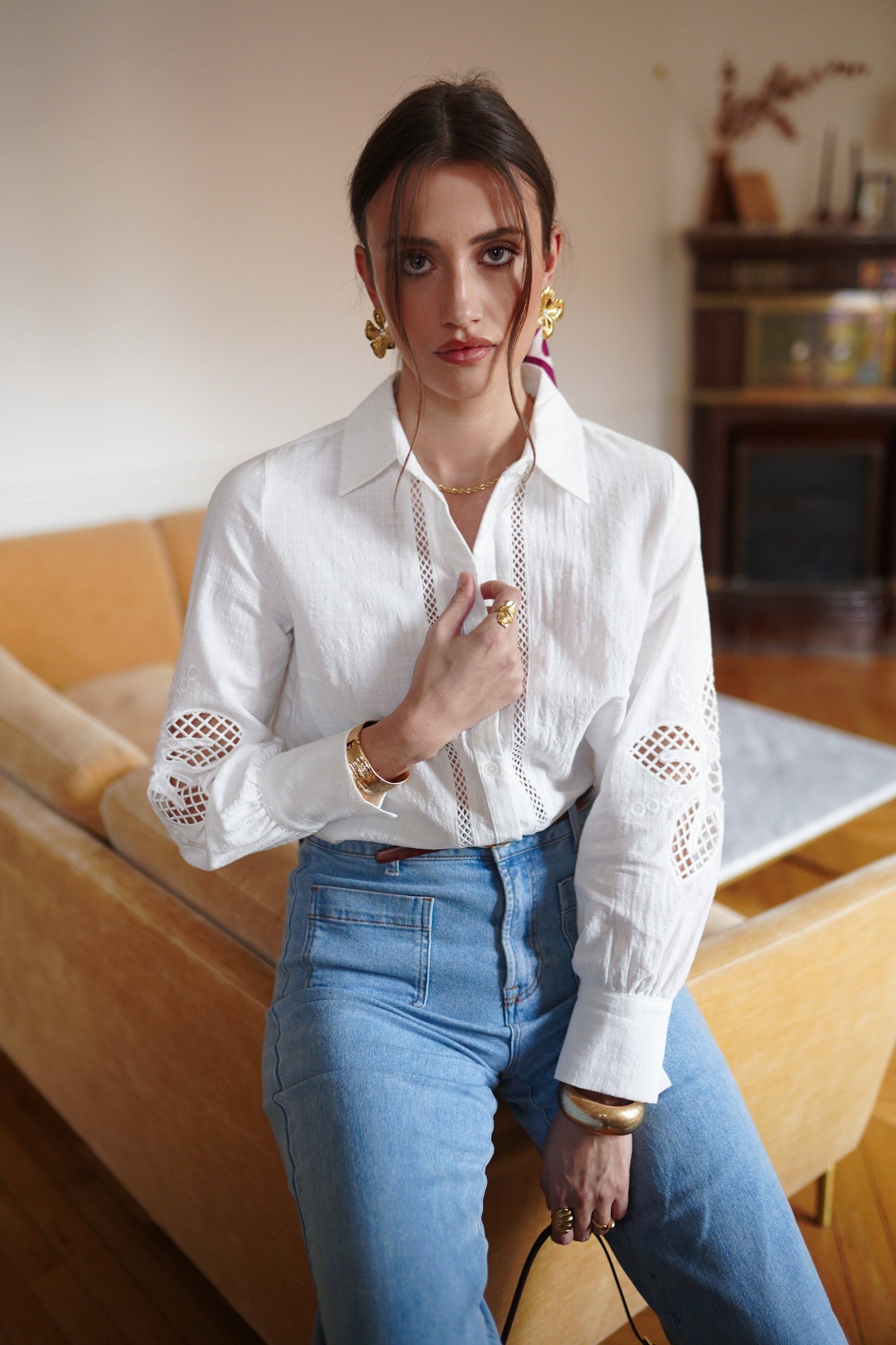 Camisa blanca calada de manga larga, tallas S/M y M/L
