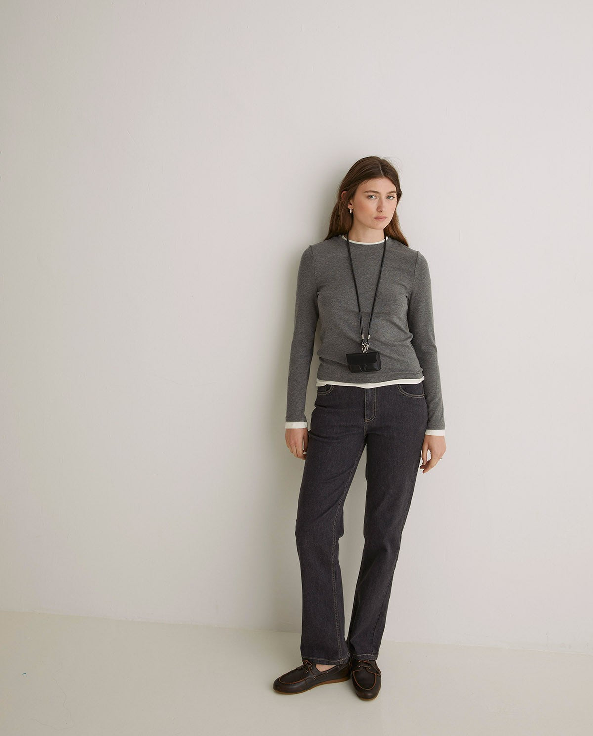 Jeans algodón orgánico gris oscuro