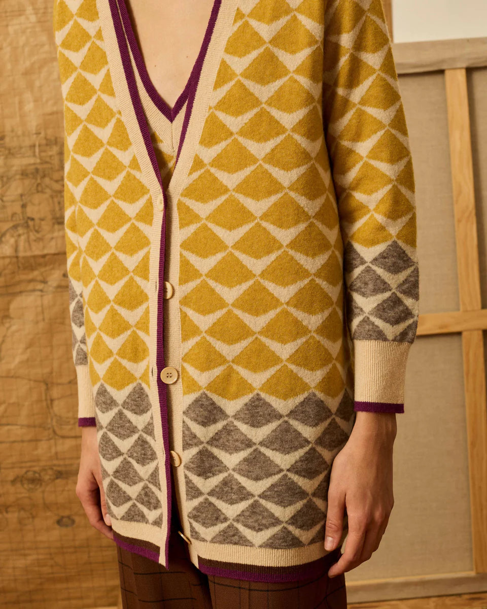 Chaqueta greca de intarsia mostaza
