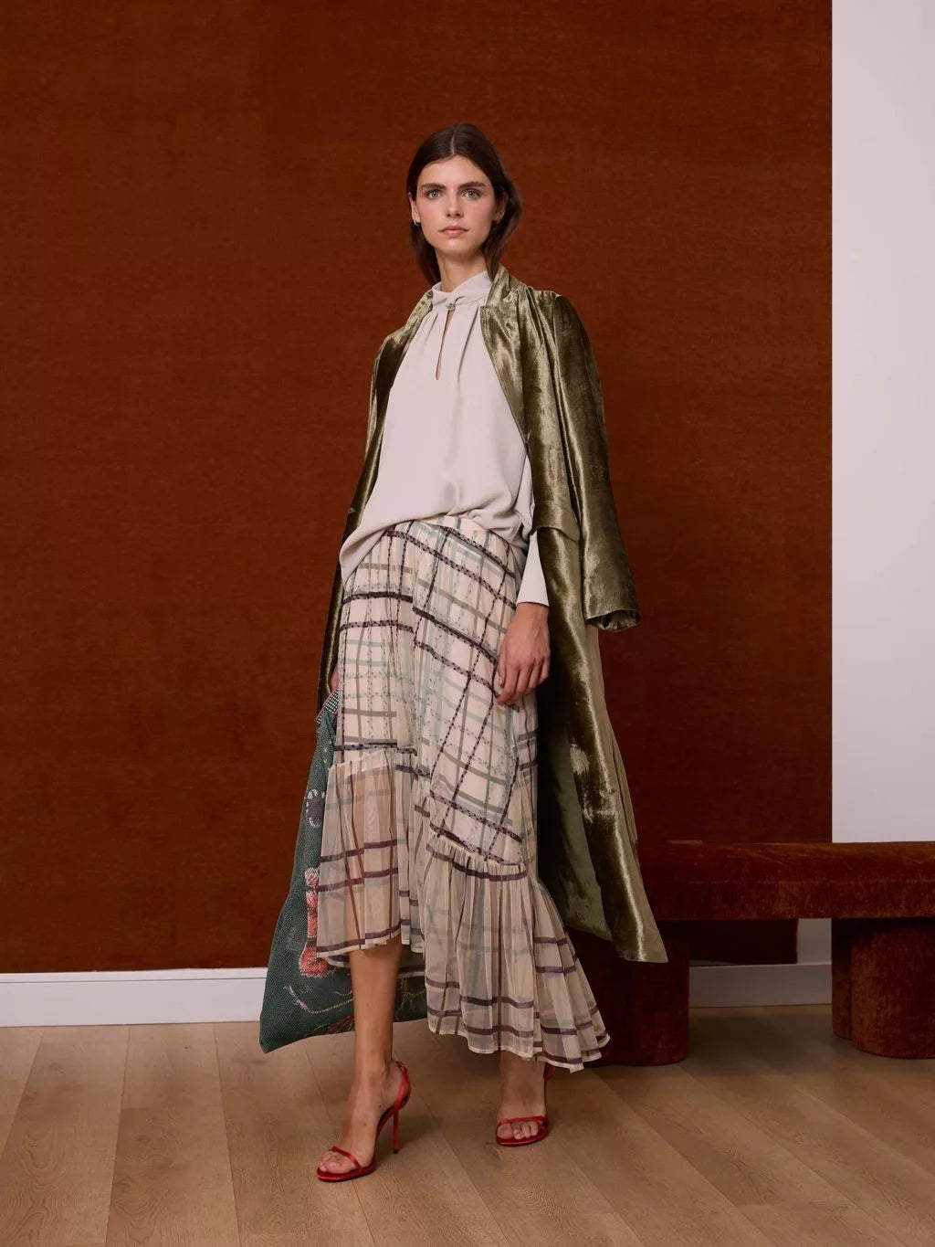 Blouse col fermé grise