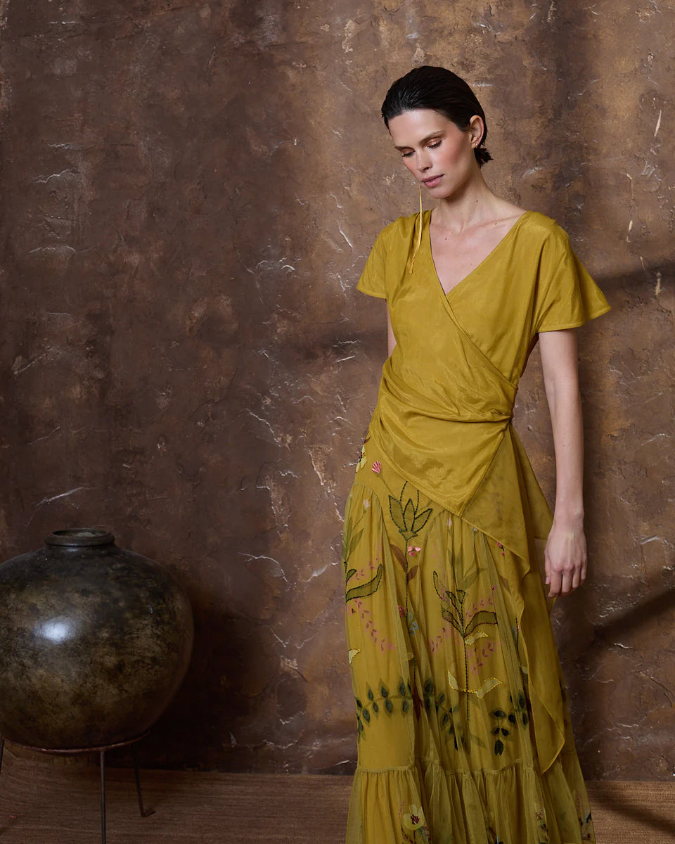 Falda de tul mostaza