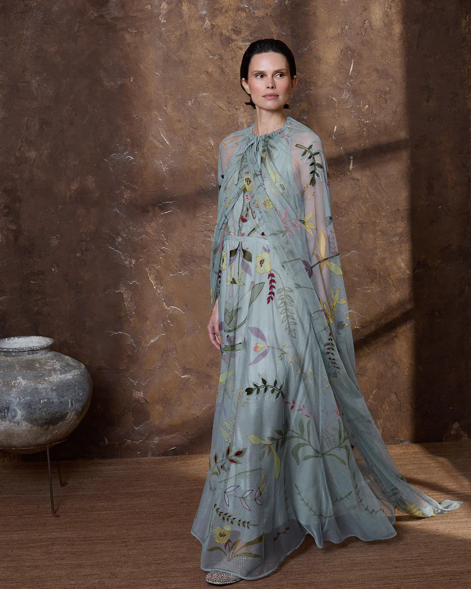 Vestido largo tul bordado gris azulado