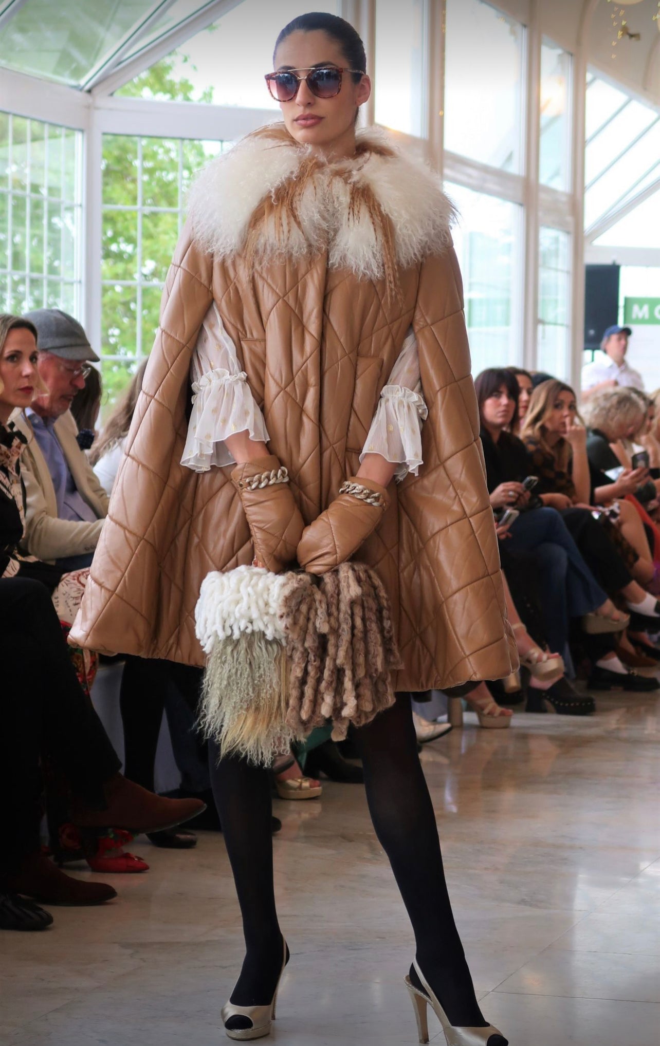 Manteau style cape camel