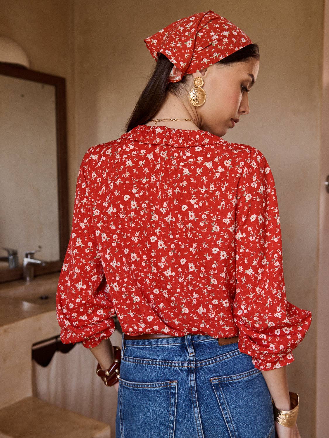 Camisa roja de flores de tejido ligero, tallas S/M y M/L