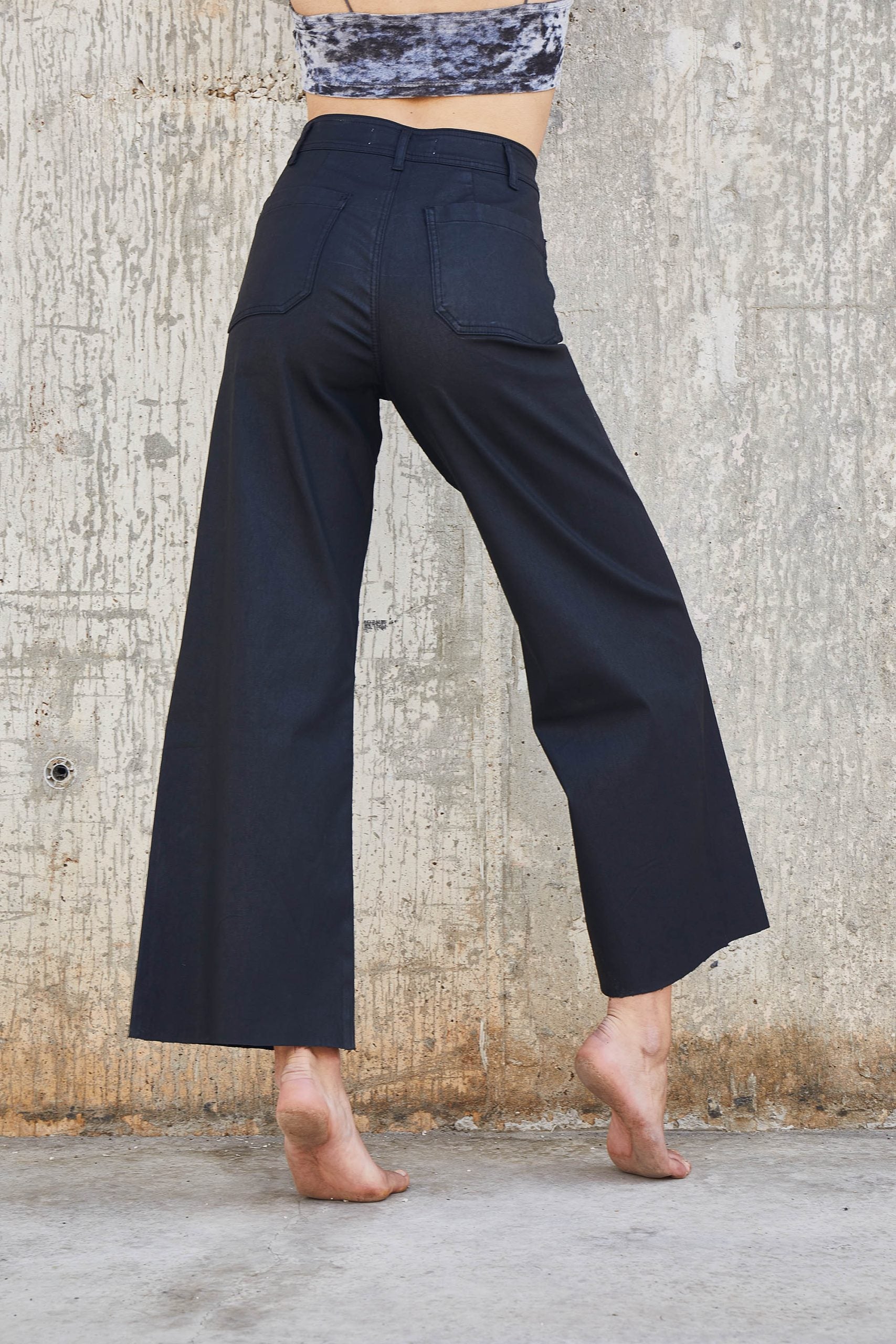 Pantalón culotte encerado negro