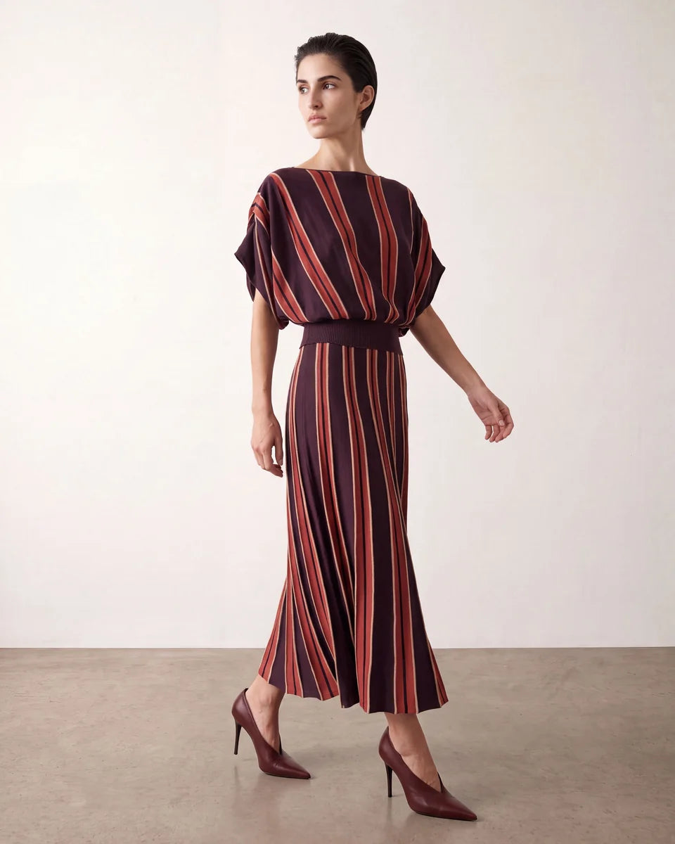 Conjunto de punto de rayas burdeos, vista del look · Is Coming