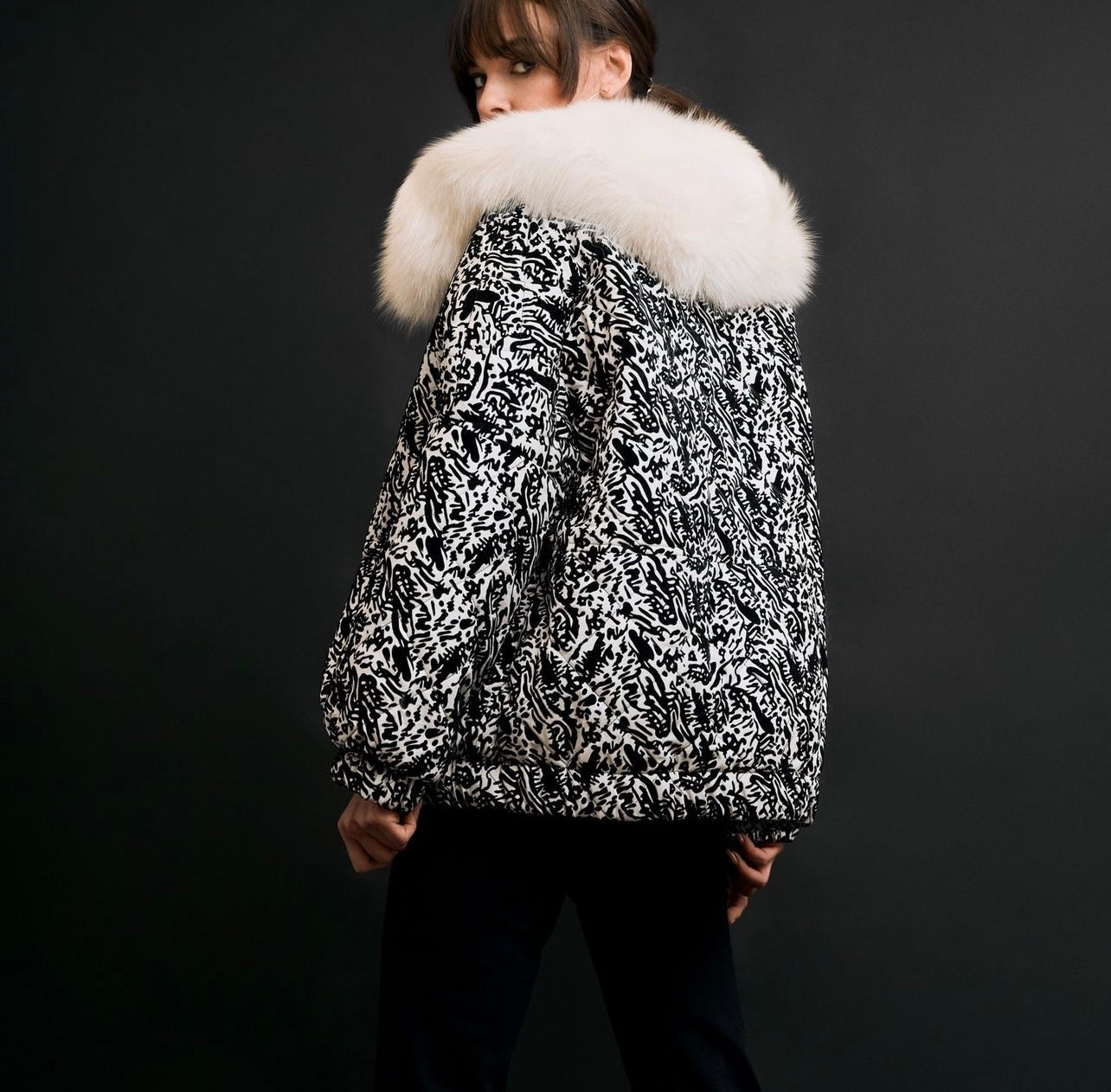 Veste courte imprimée noire