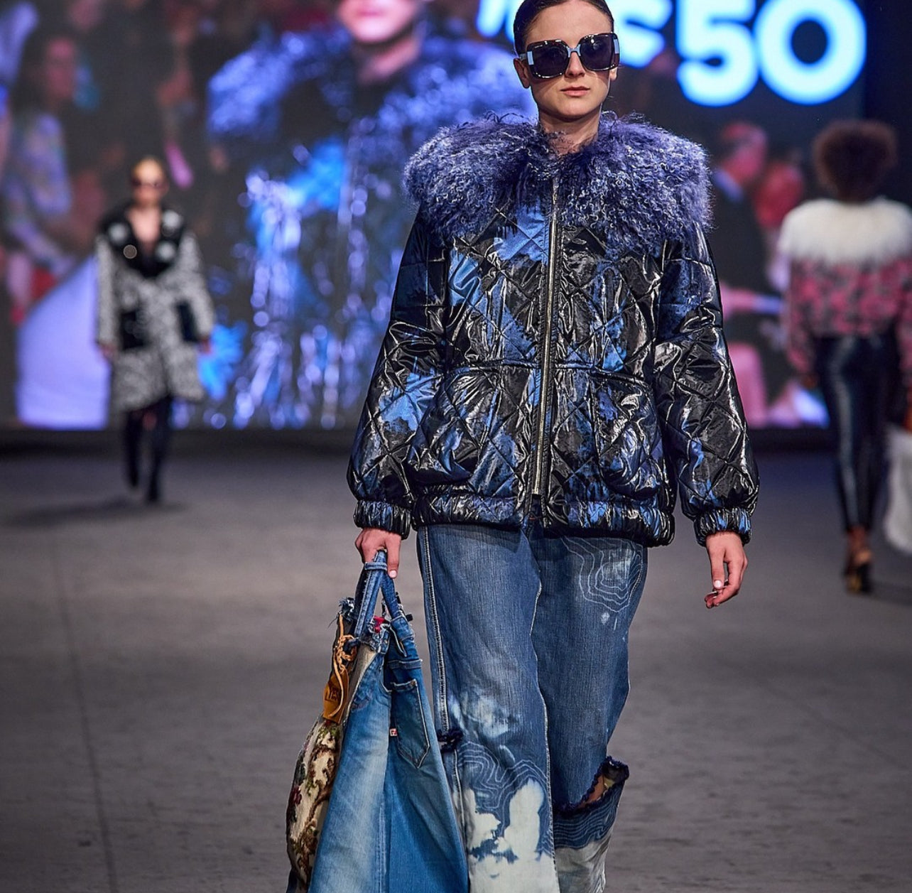 Veste courte bleu métallisé