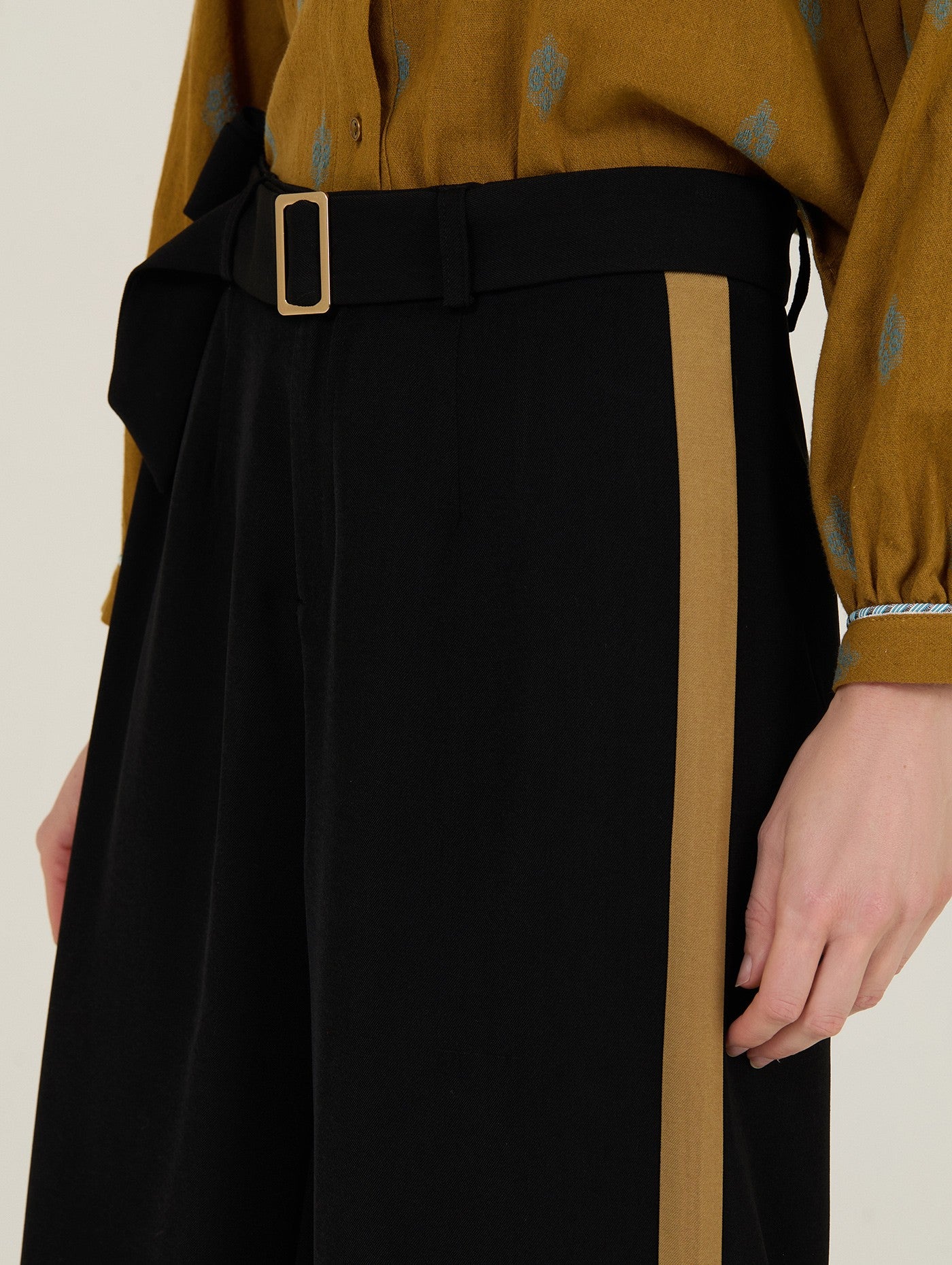 Pantalón cropped bicolor