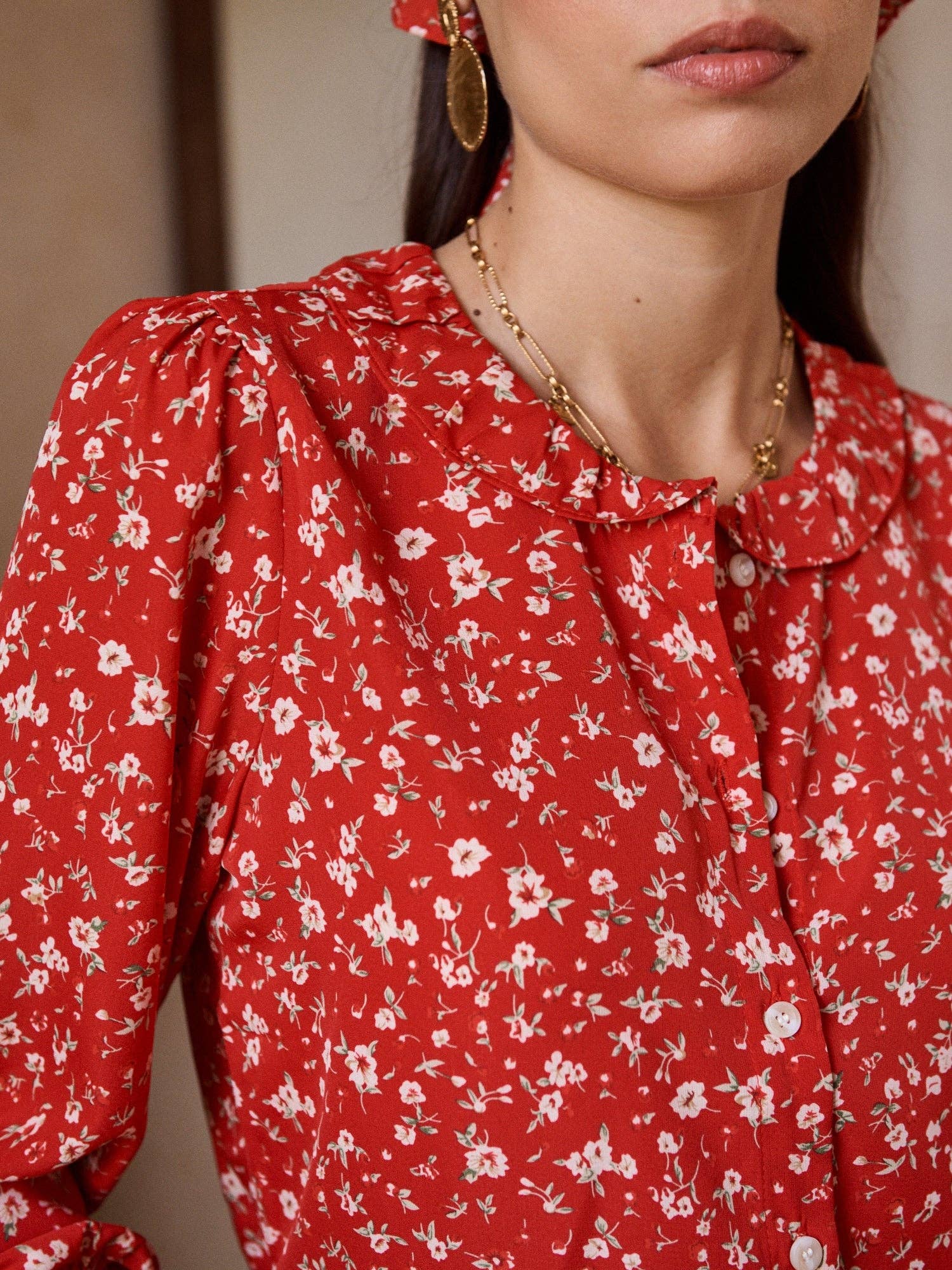 Camisa roja de flores de IN APRIL 1986, elegida a mano en MHOSS