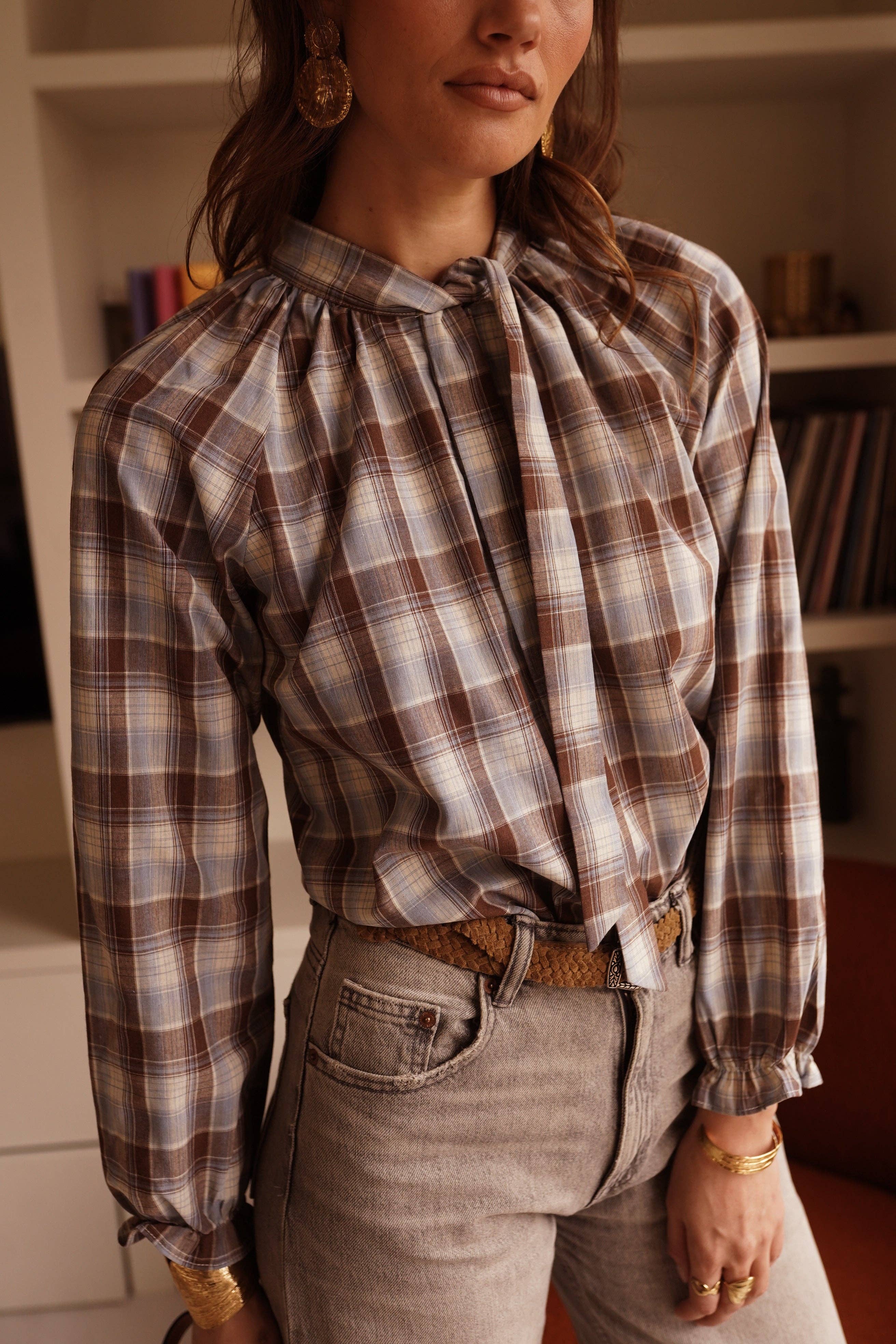 Camisa Isandro en tonos tierra, tejido ligero de algodón · MHOSS
