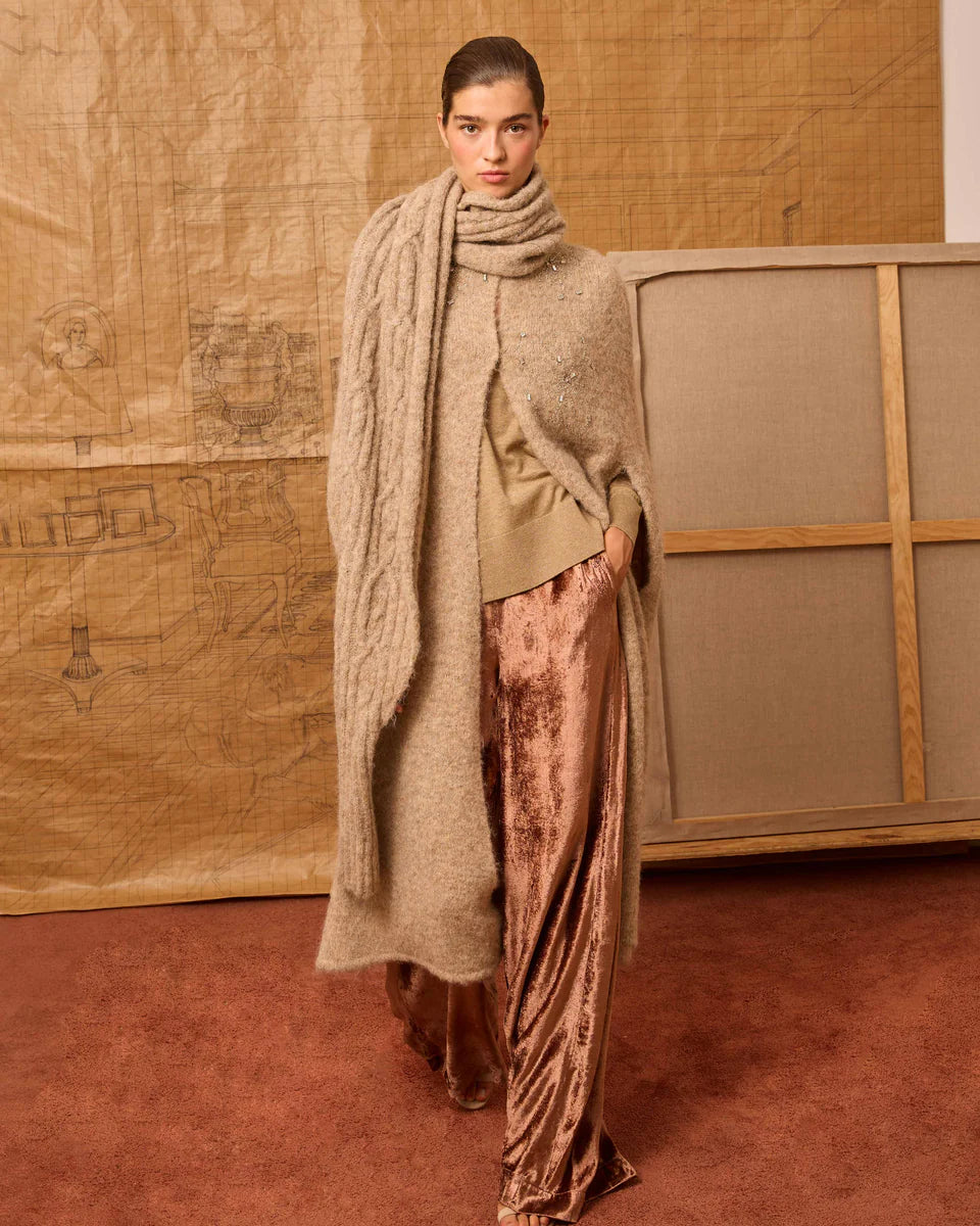 Capa bordada beige