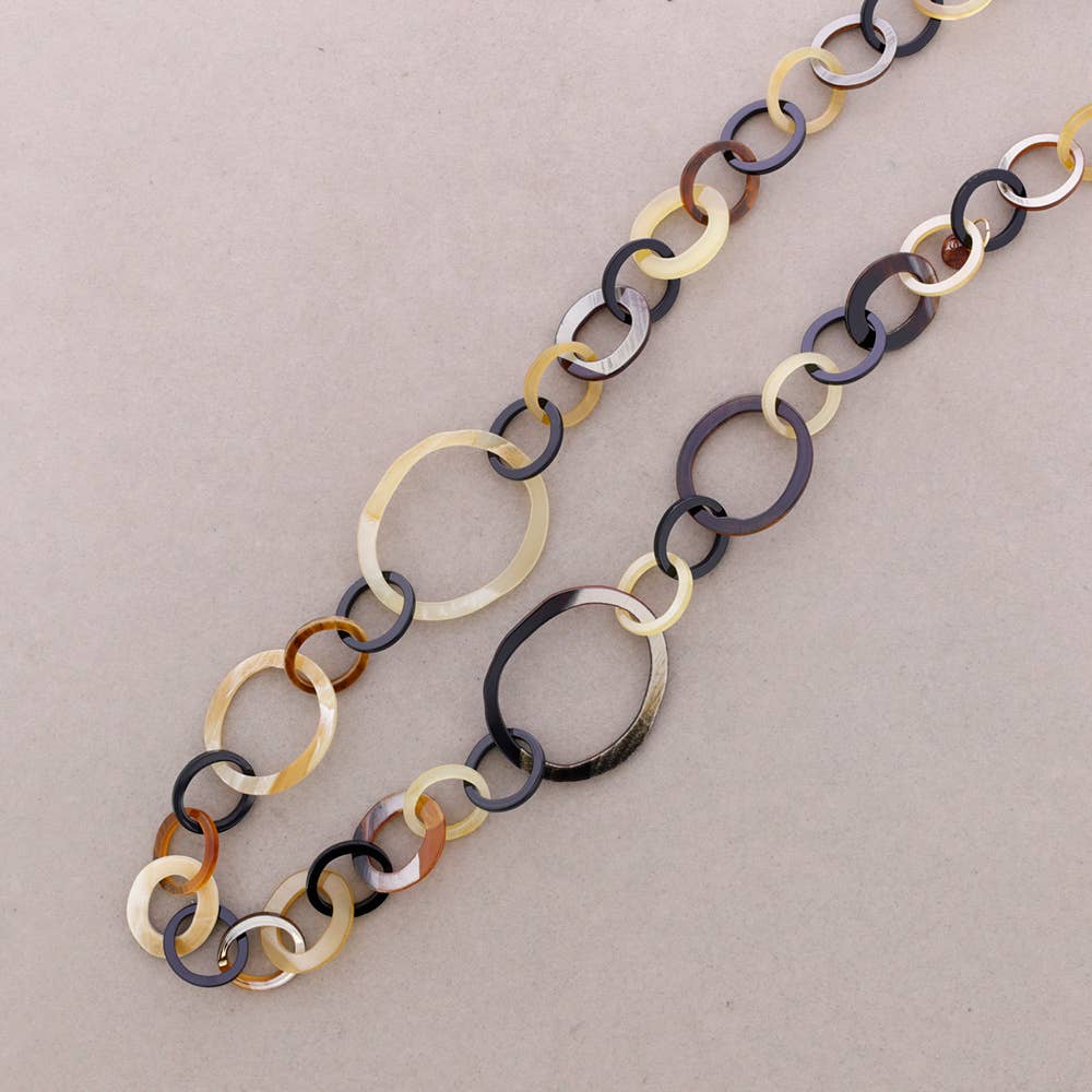 Collar largo de eslabones de resina multicolor · MHOSS Oviedo