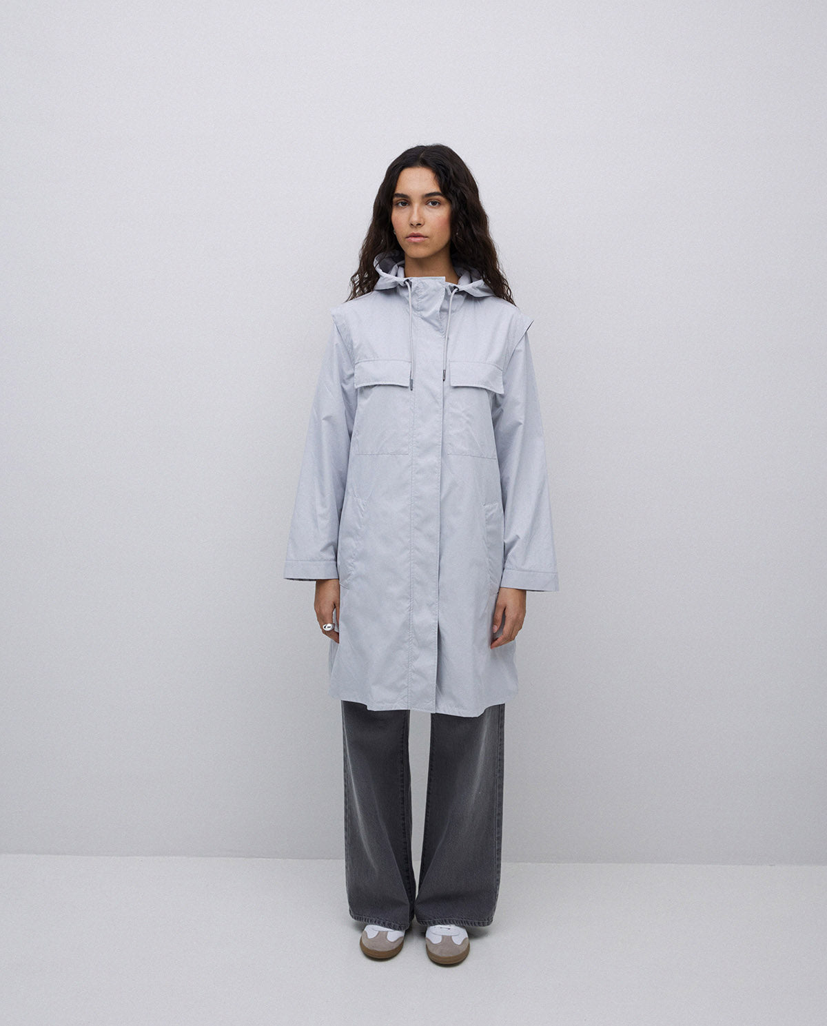 Anorak ligero gris perla