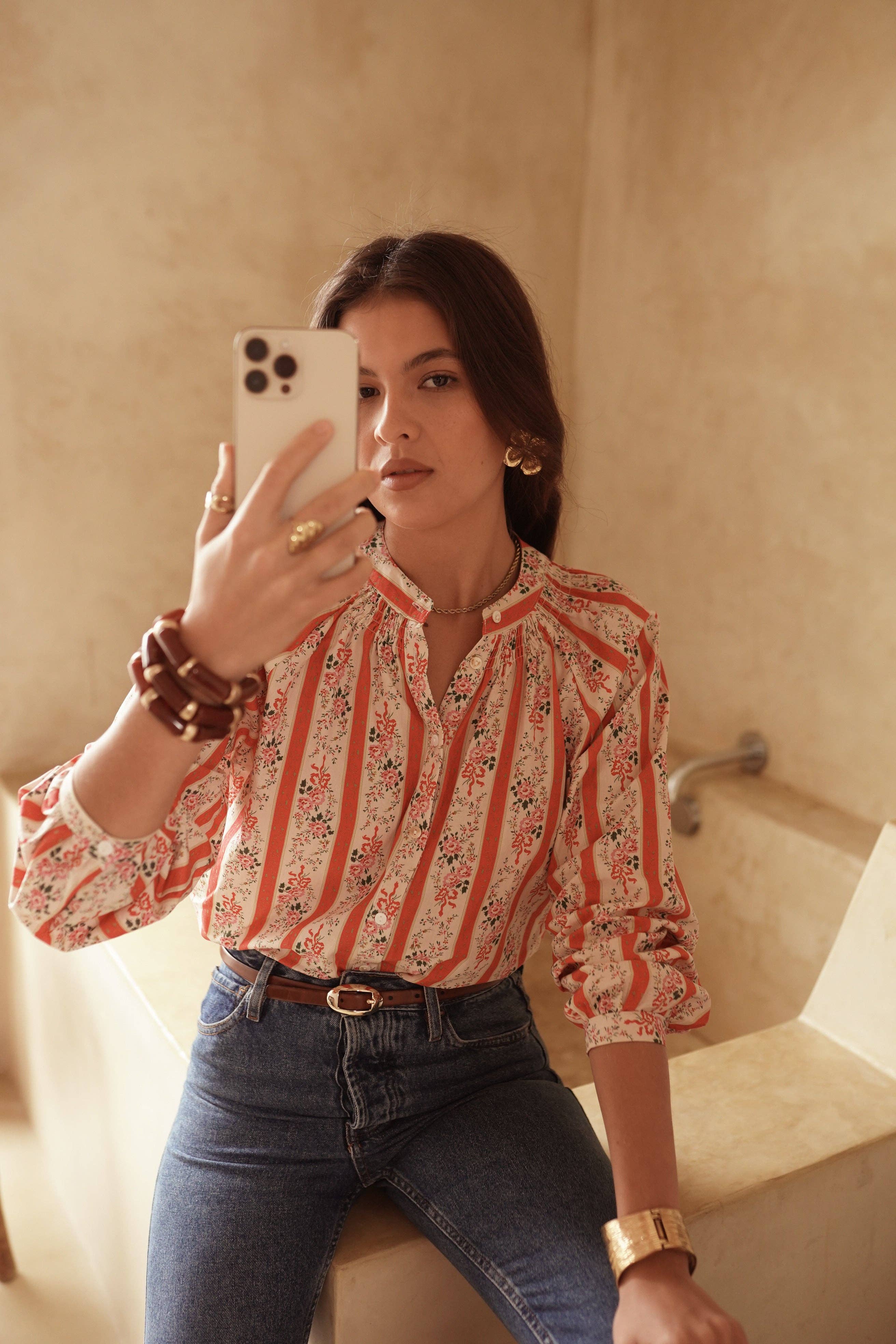 Camisa de algodón con estampado de rayas y flores en coral