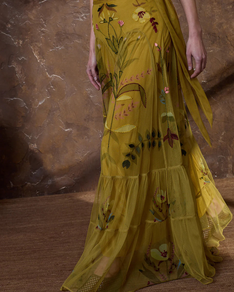 Falda de tul mostaza