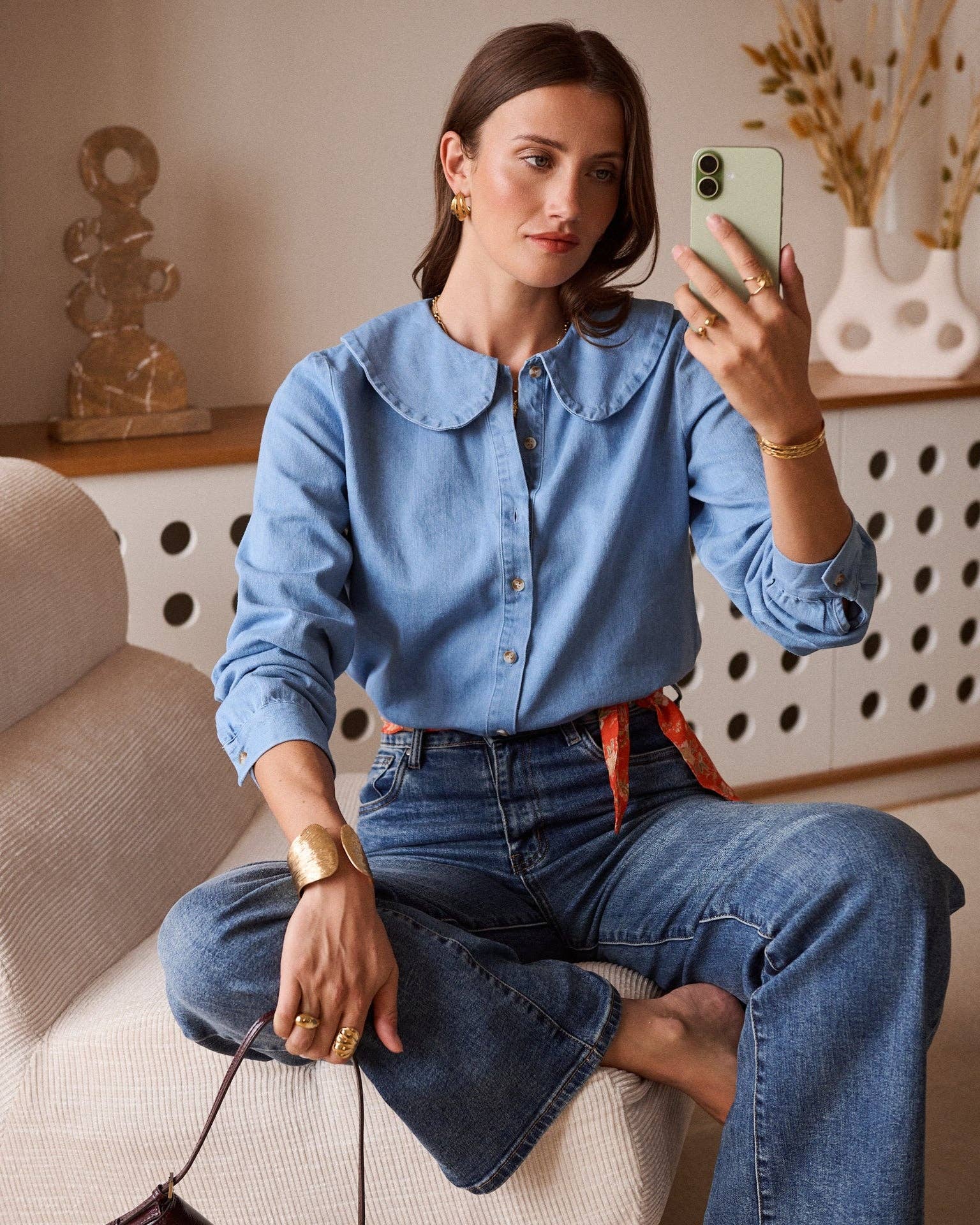 Camisa vaquera de denim ligero en azul claro para mujer