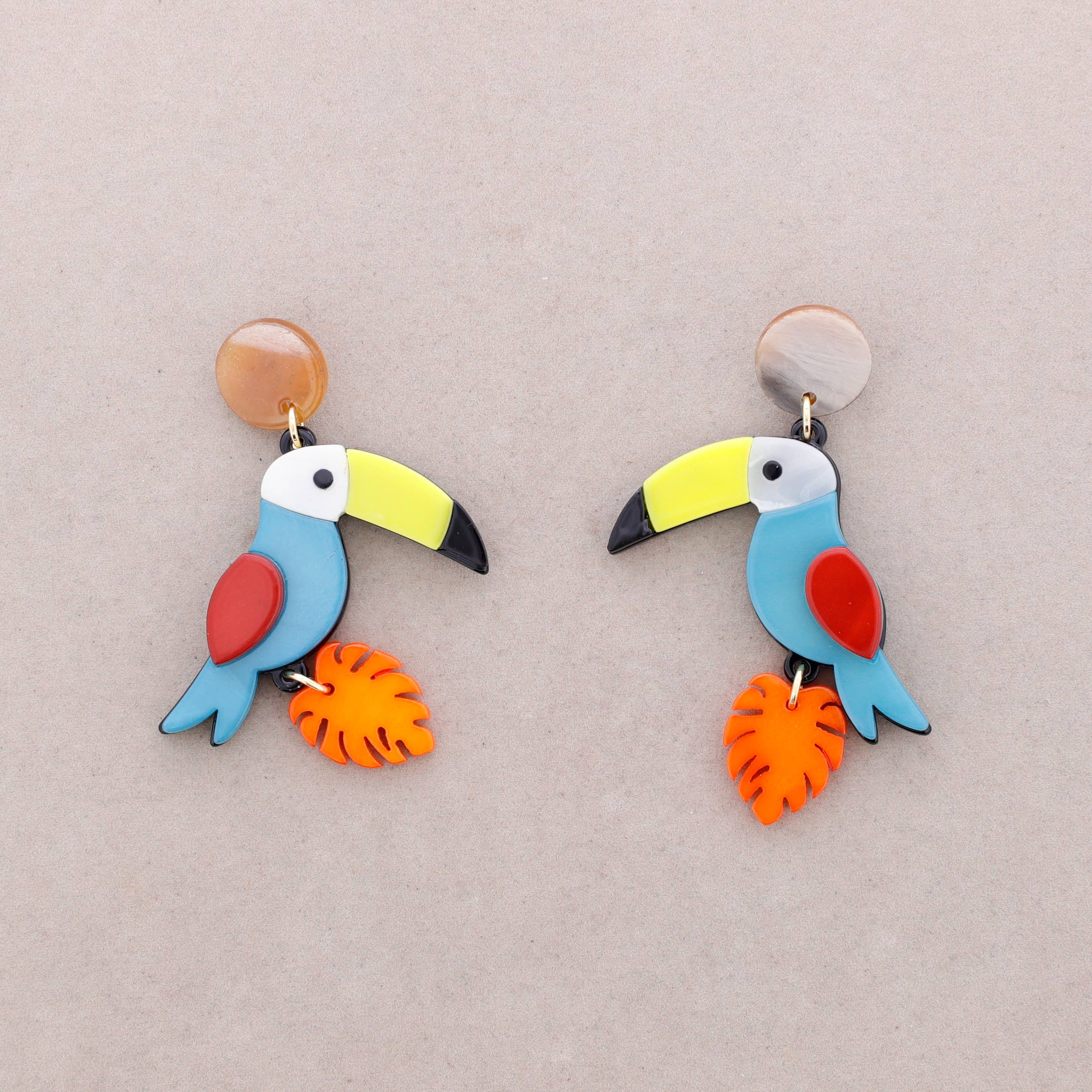 Pendientes de resina con motivo de pájaro · MHOSS Oviedo