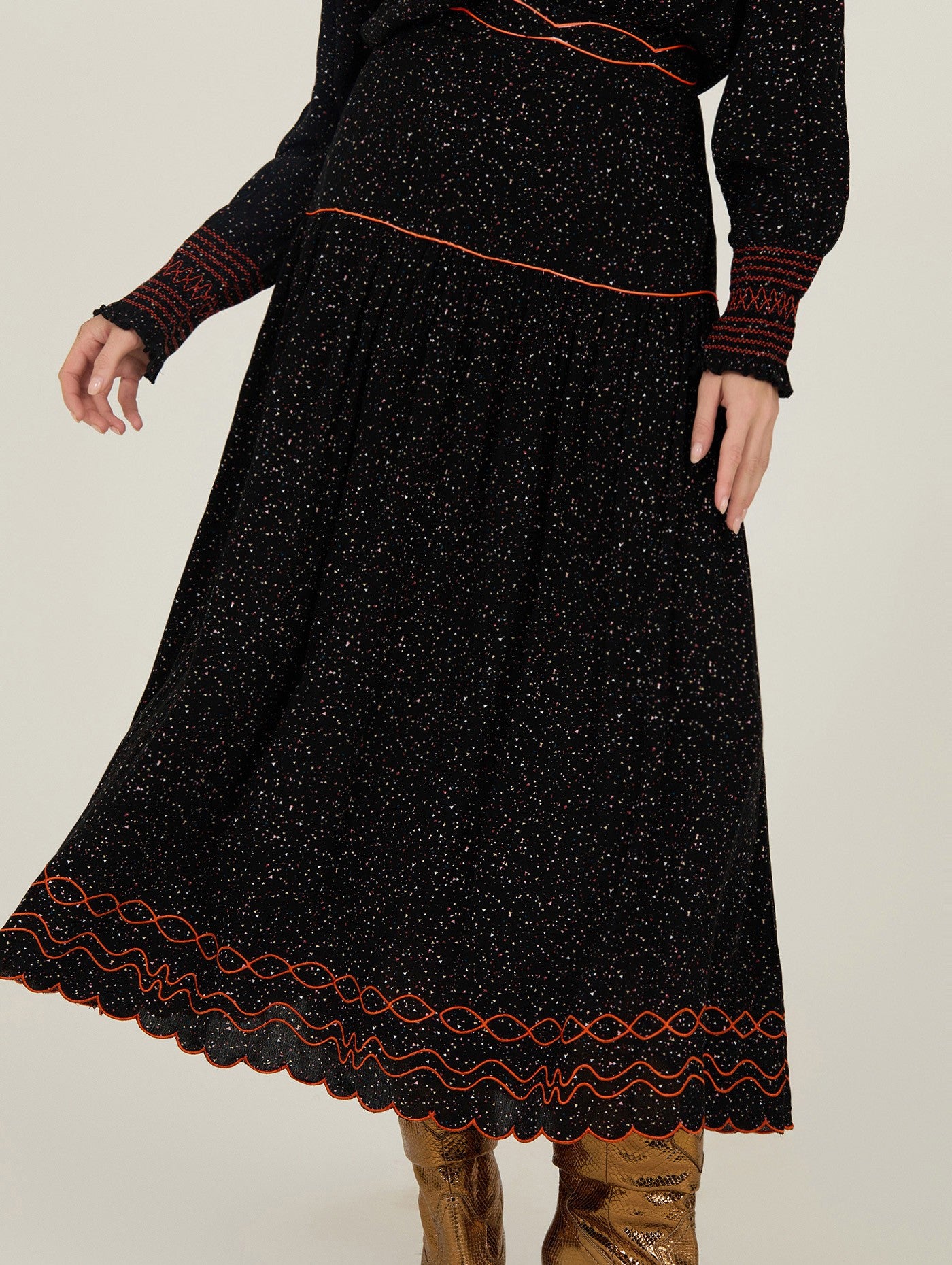 Falda larga con contrastes