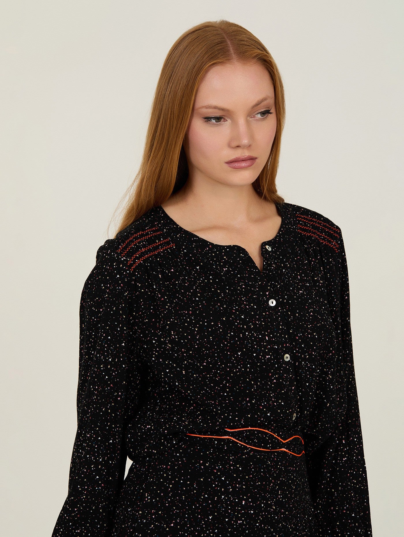 Blusa estampada con smock