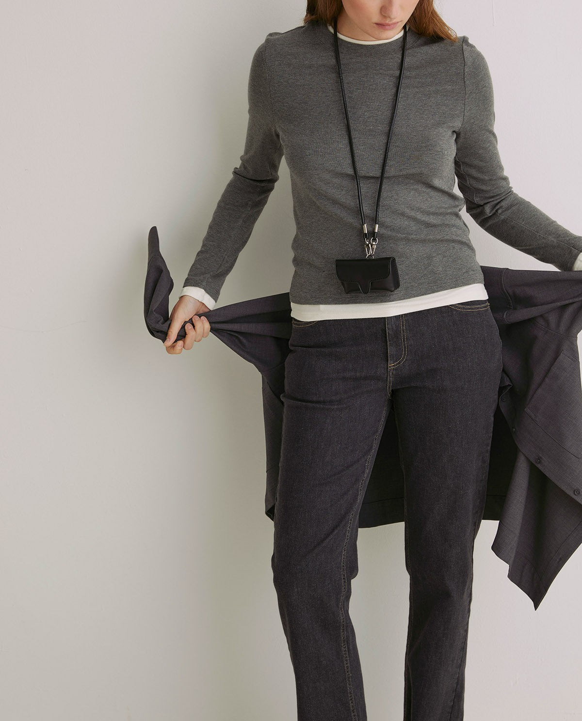 Yerse-oviedo-mhoss-pantalon-recto-gris