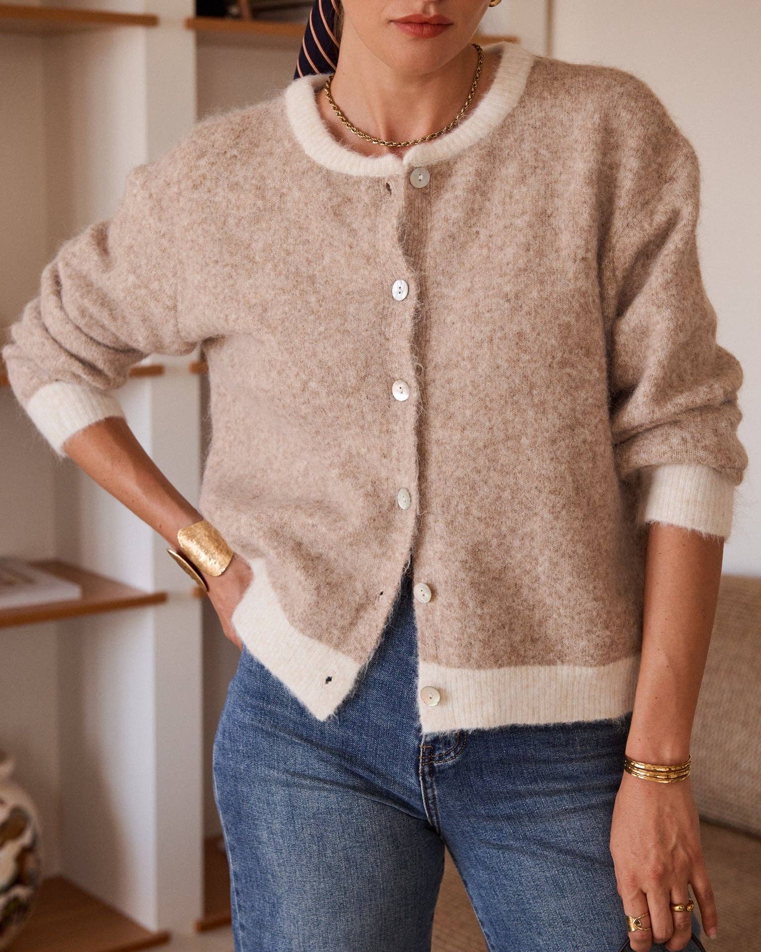 Rebeca beige de punto con efecto mullido para mujer