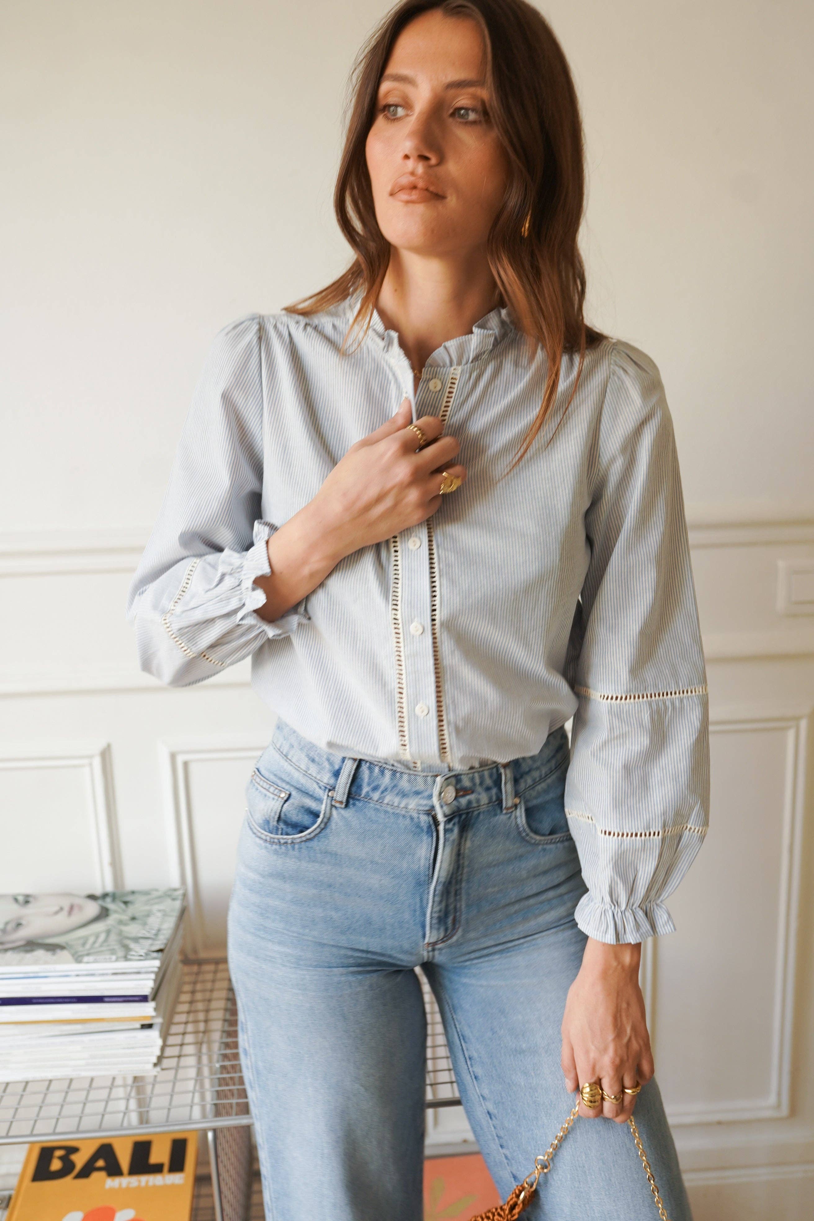 Algodón azul ligero de la camisa Claudia para mujer