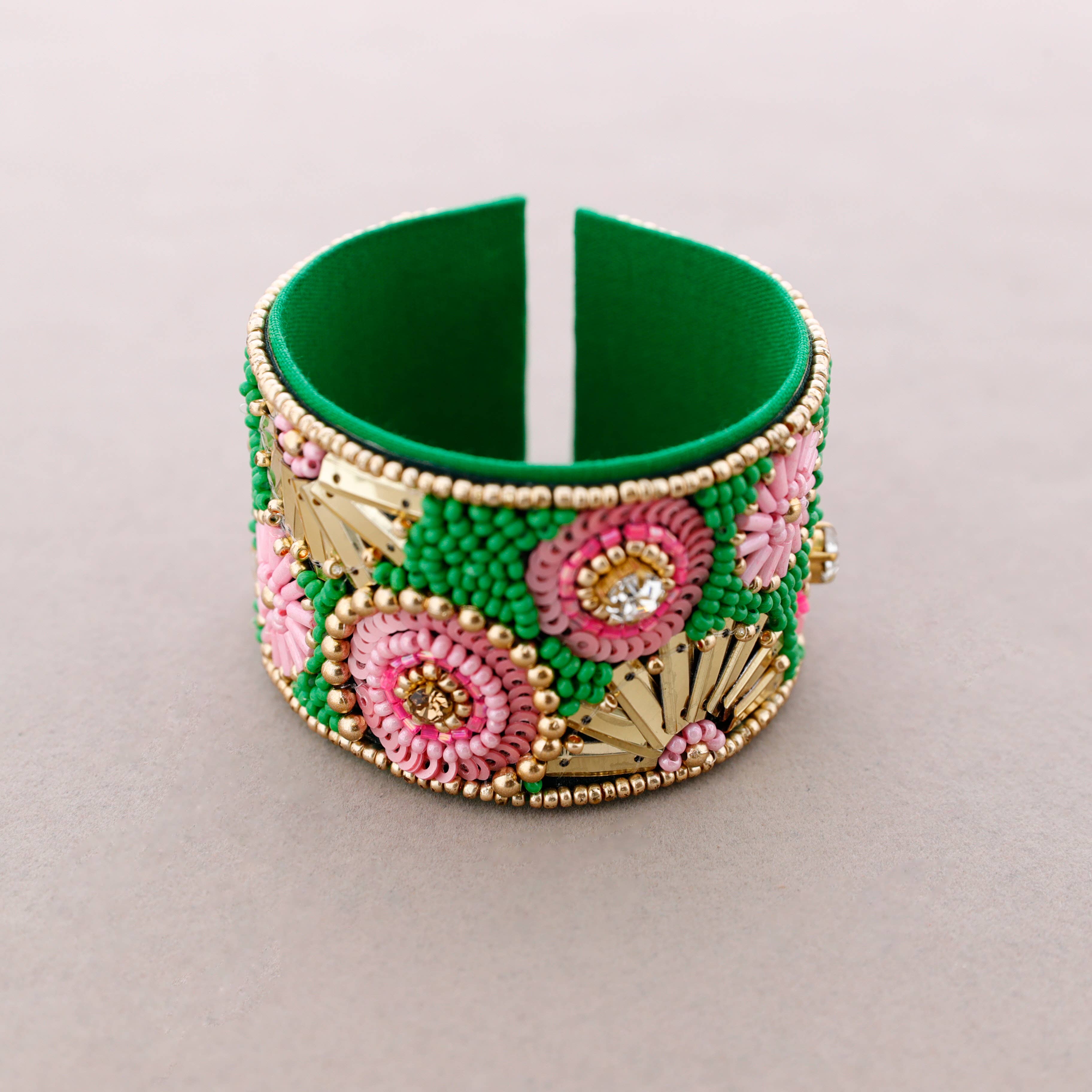 Pulsera étnica ajustable con abalorios · MHOSS Oviedo
