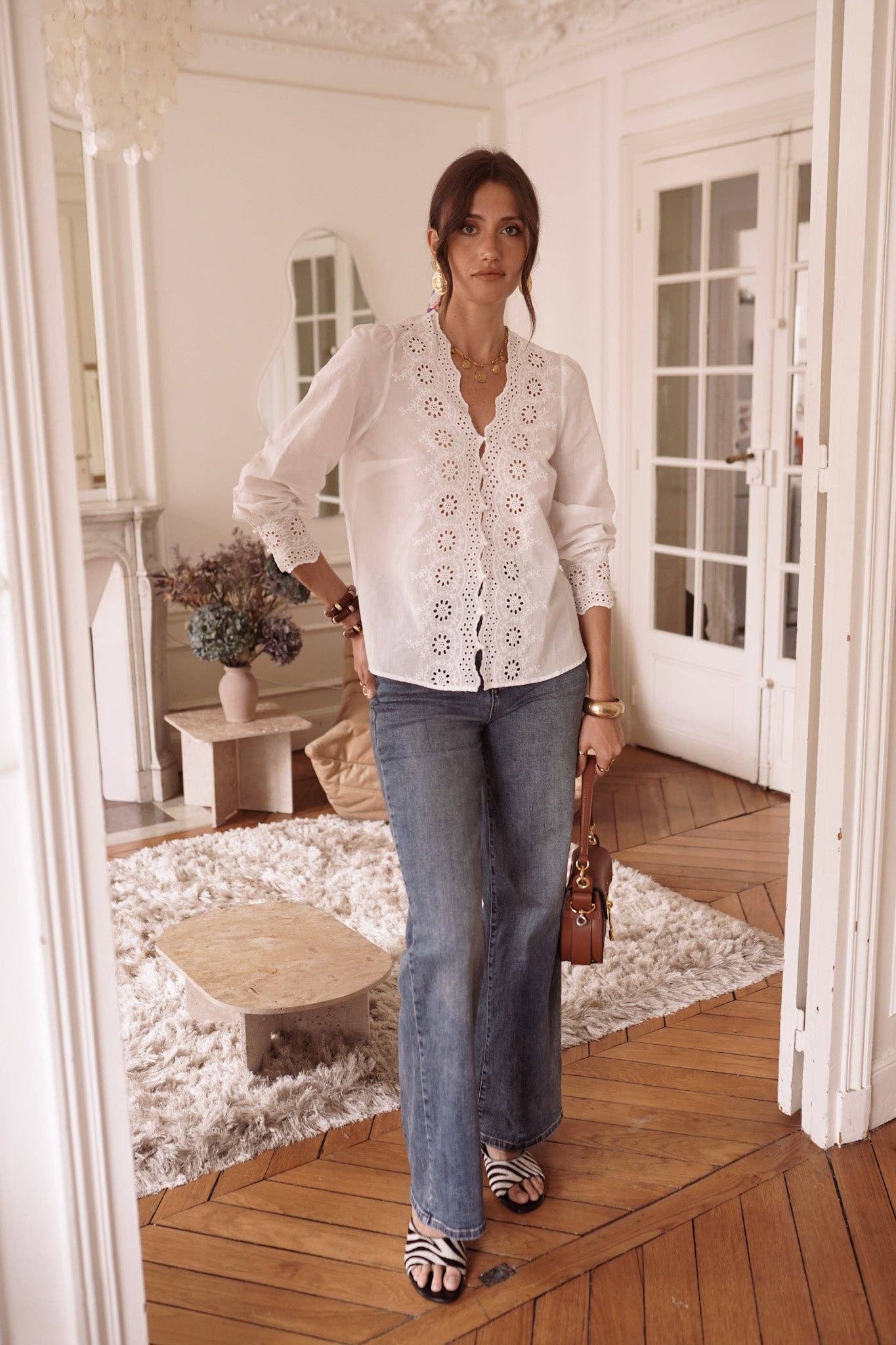 Camisa blanca de manga larga para mujer, elegida a mano en MHOSS