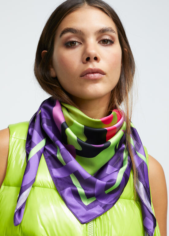 Foulard satiné léopard tricolore