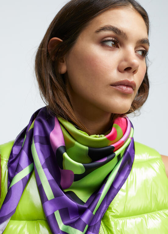 Foulard satiné léopard tricolore